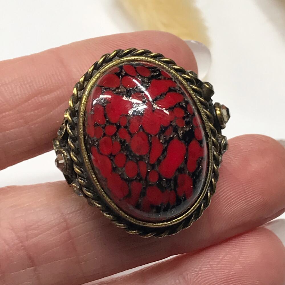 Ollipop USA Vintage Cocktail Chunky Large Ring Adjustable Red Black Stone Brass - Picture 10 of 15